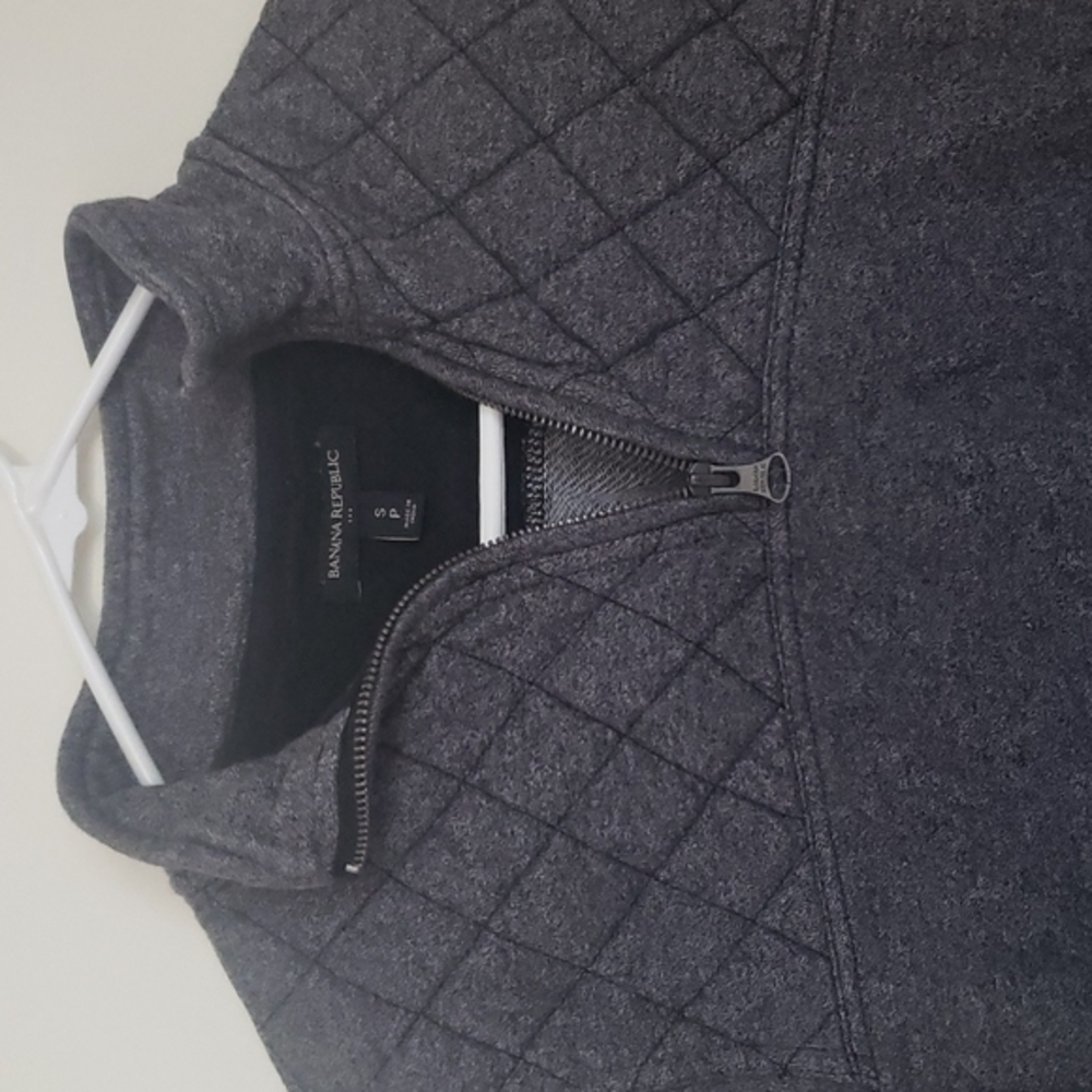 Small‎ Banana Republic Pullover - Picture 2 of 2
